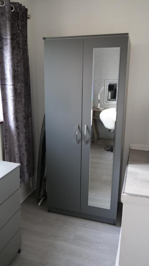 Milton Keynes Luxury Short Stay House With Wifi And Free Parking Wolverton  ภายนอก รูปภาพ