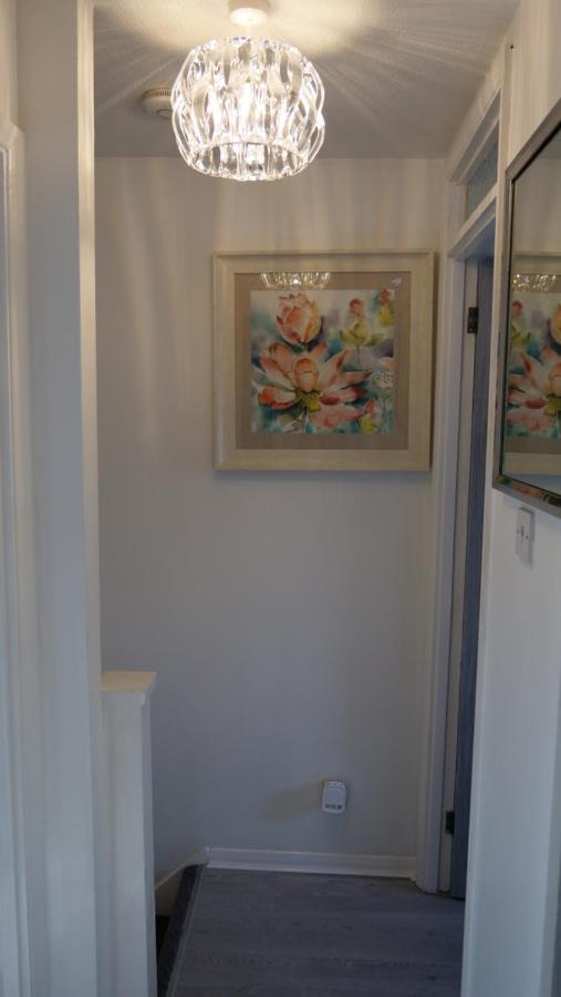 Milton Keynes Luxury Short Stay House With Wifi And Free Parking Wolverton  ภายนอก รูปภาพ