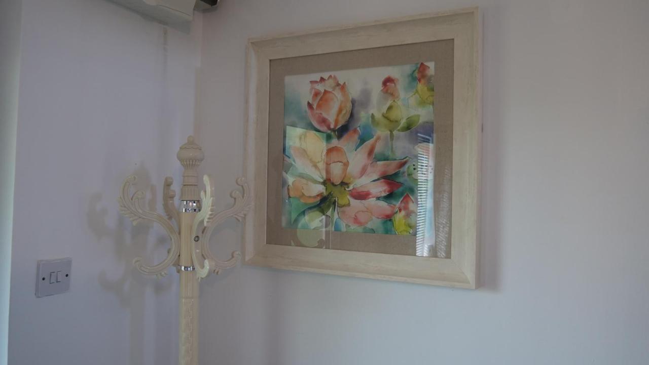 Milton Keynes Luxury Short Stay House With Wifi And Free Parking Wolverton  ภายนอก รูปภาพ